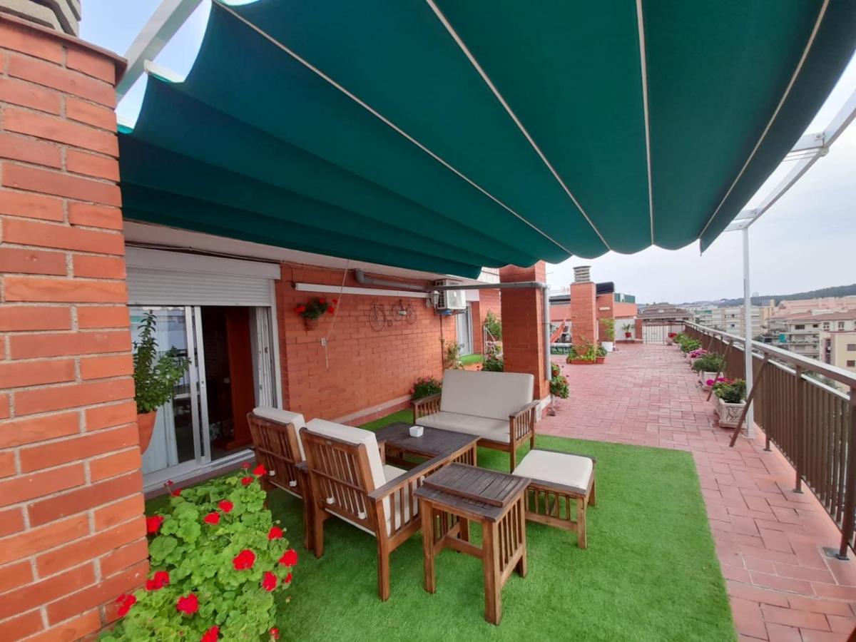 Apartmán Atico Isaac Albeniz La Pineda Exteriér fotografie