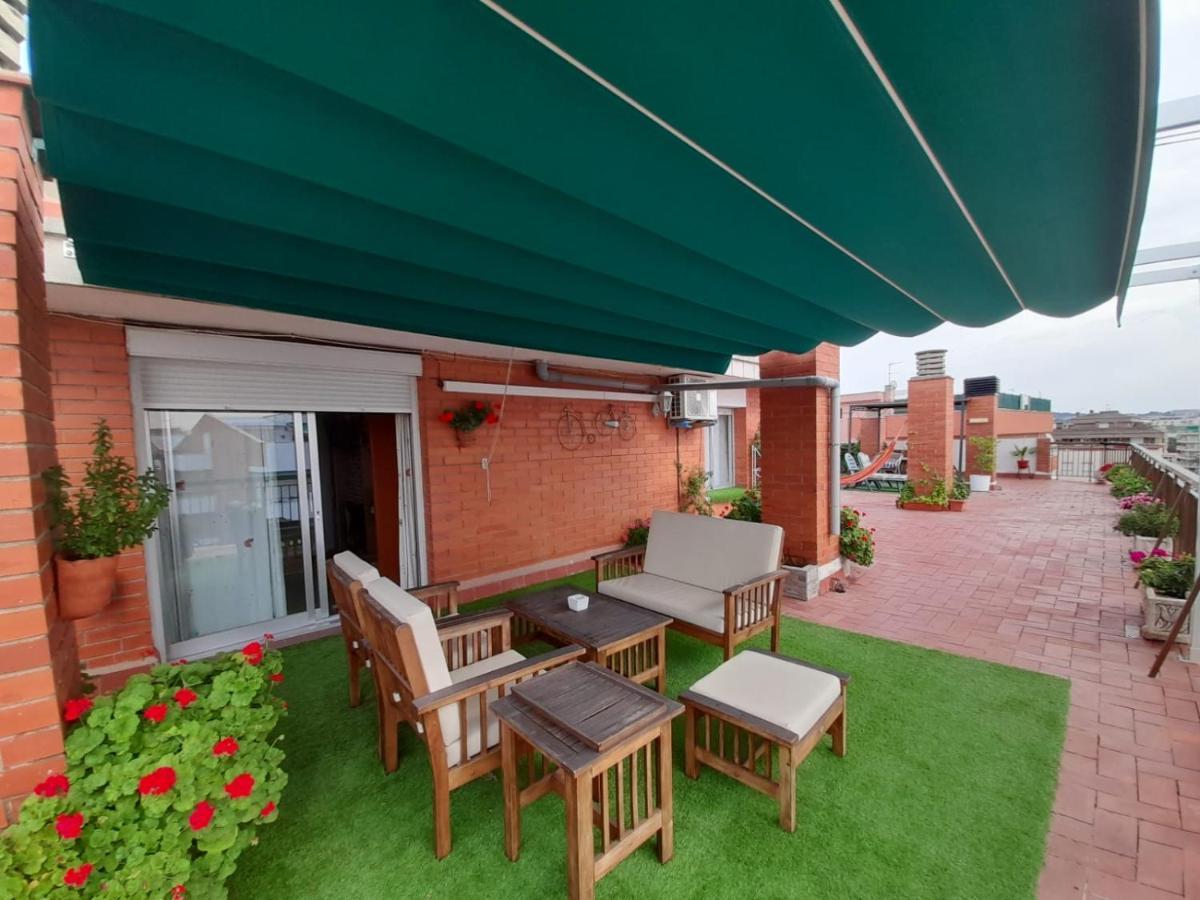 Apartmán Atico Isaac Albeniz La Pineda Exteriér fotografie